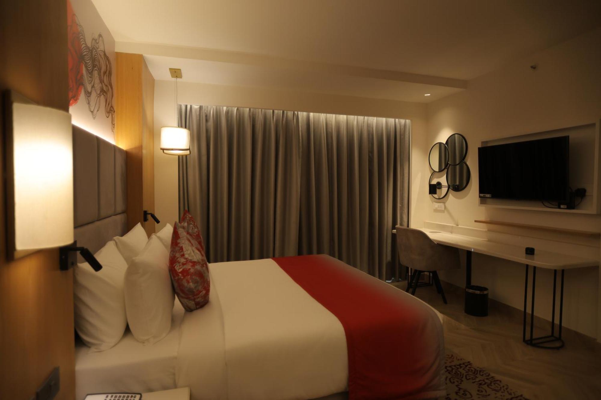 Ramada By Wyndham Gorakhpur Gorakhnath Mandir Road Hotel Exterior photo